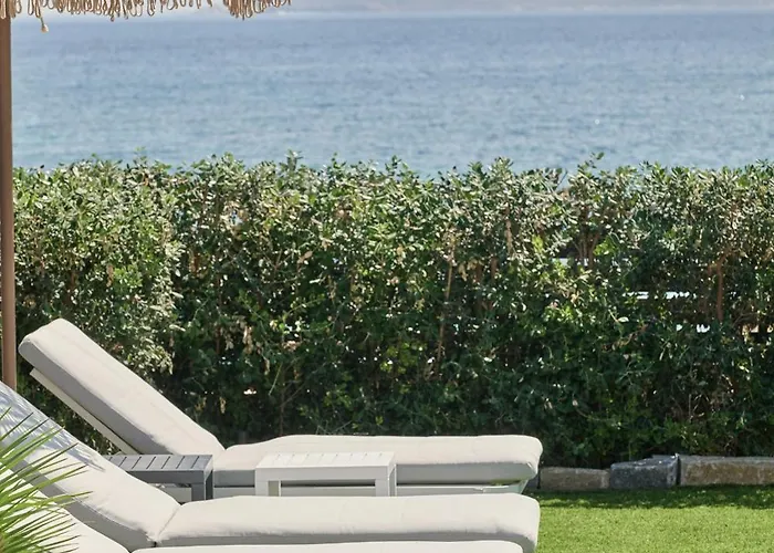 Mando Seaside Villa *