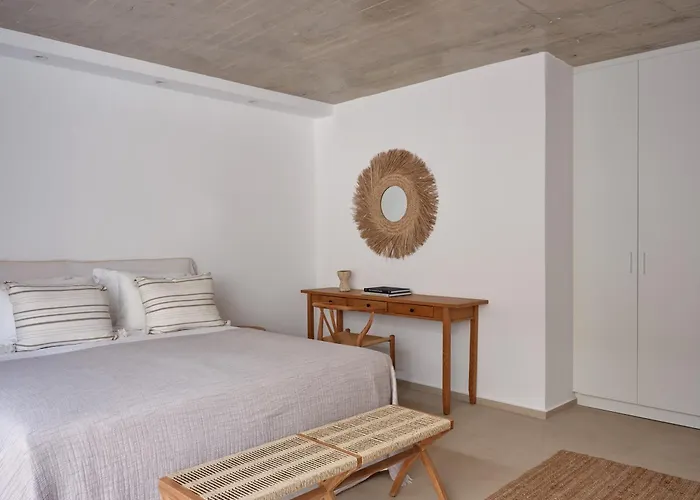 Mando Seaside Villa *