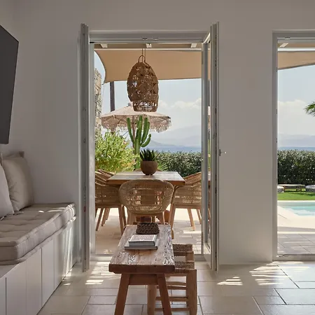 וילה Mando Seaside נאוסה