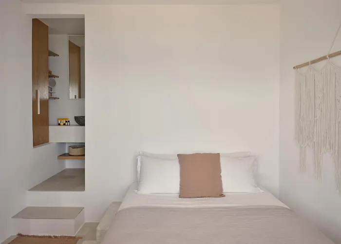 فيلة Mando Seaside